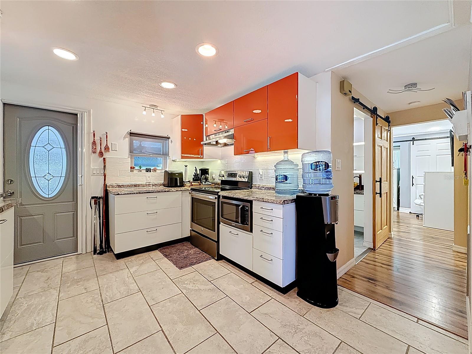 Image 11 of 44 For 32 William Penn Way 1