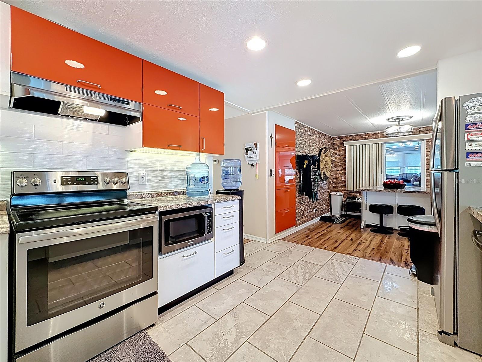 Image 12 of 44 For 32 William Penn Way 1