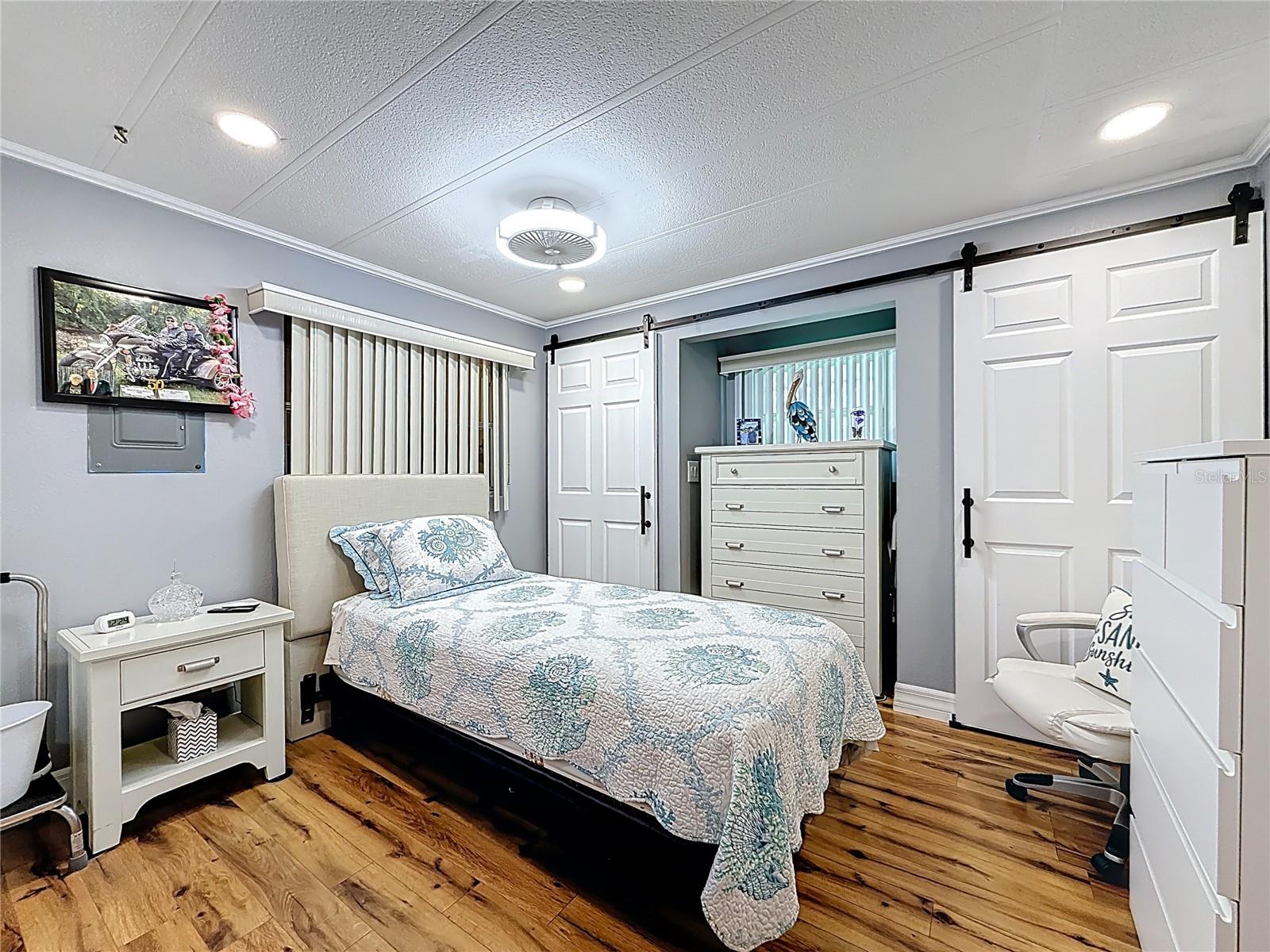 Image 15 of 44 For 32 William Penn Way 1