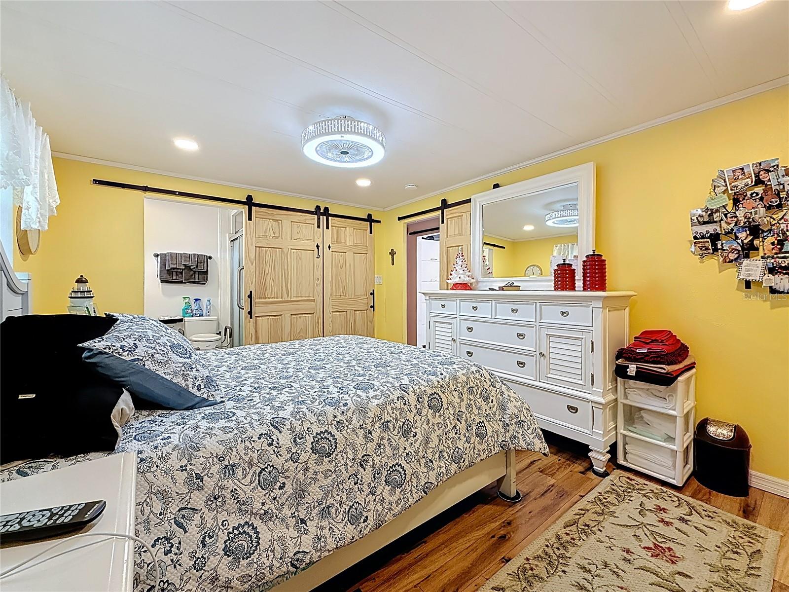 Image 26 of 44 For 32 William Penn Way 1