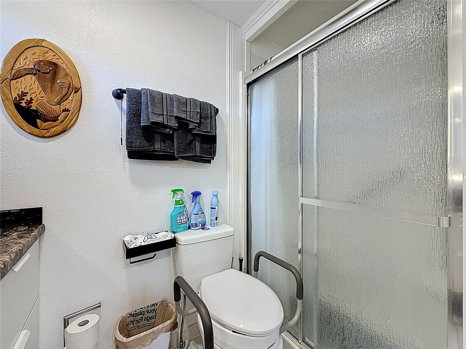 Image 29 of 44 For 32 William Penn Way 1