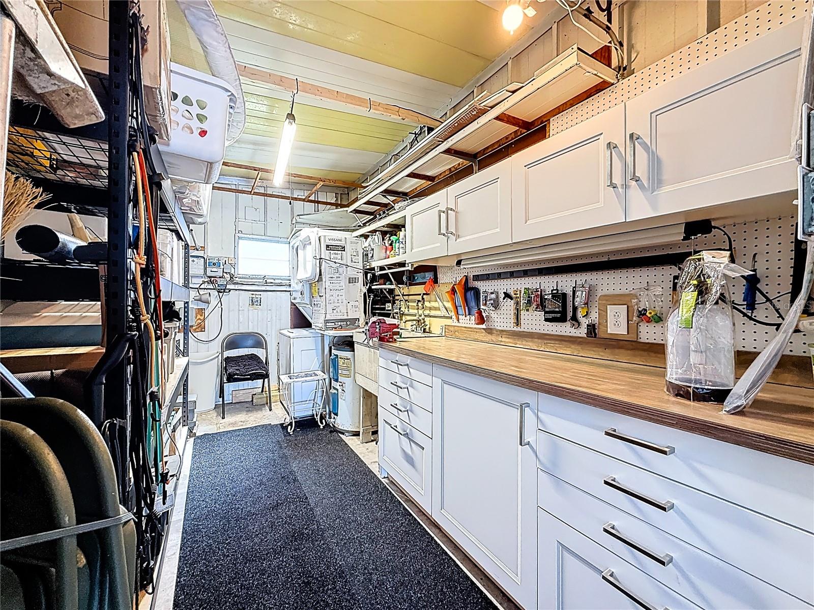 Image 36 of 44 For 32 William Penn Way 1