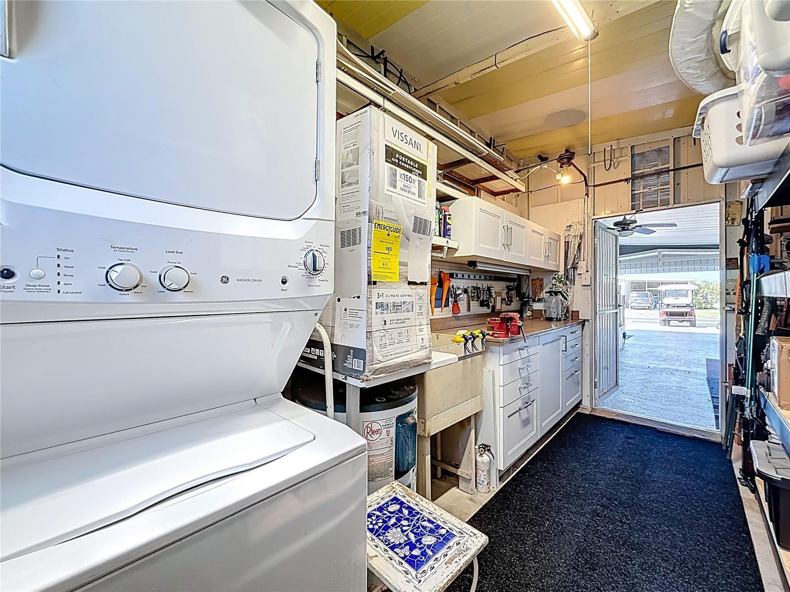 Image 38 of 44 For 32 William Penn Way 1