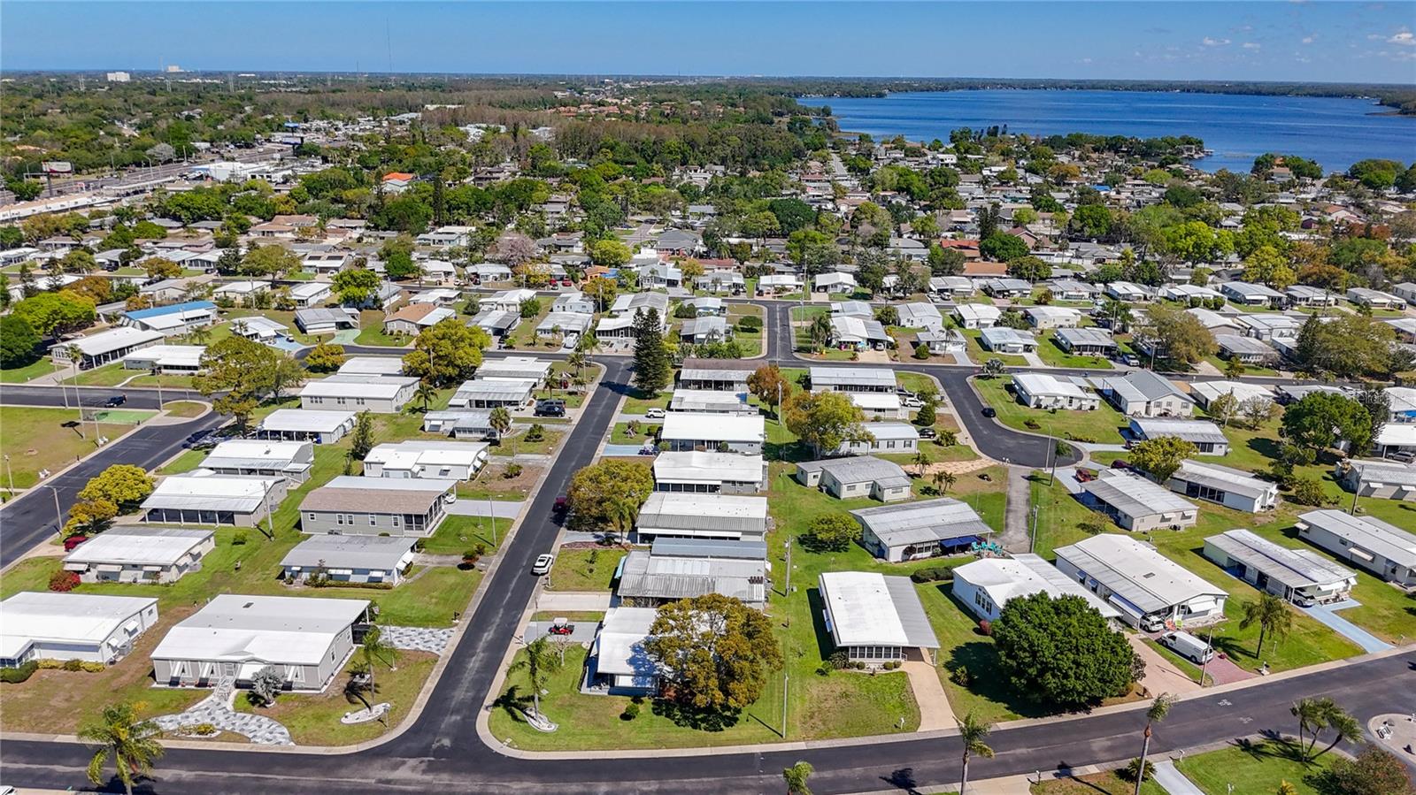 Image 43 of 44 For 32 William Penn Way 1