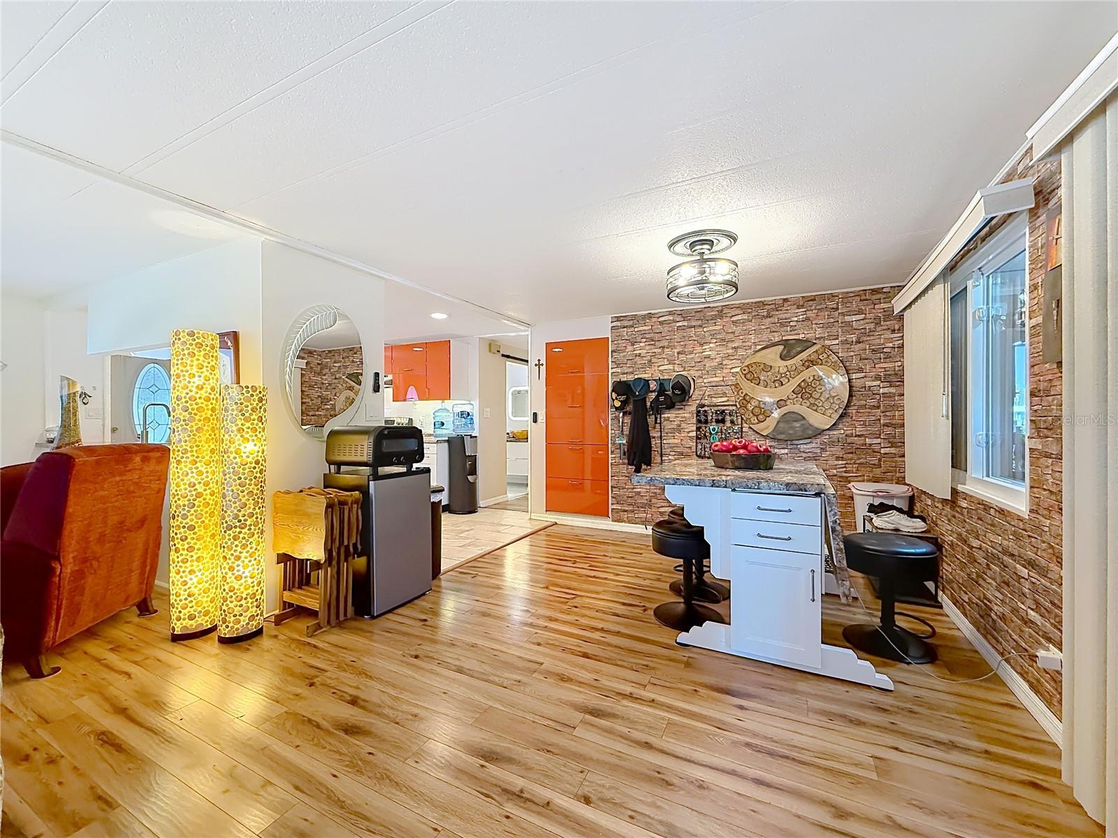 Image 7 of 44 For 32 William Penn Way 1