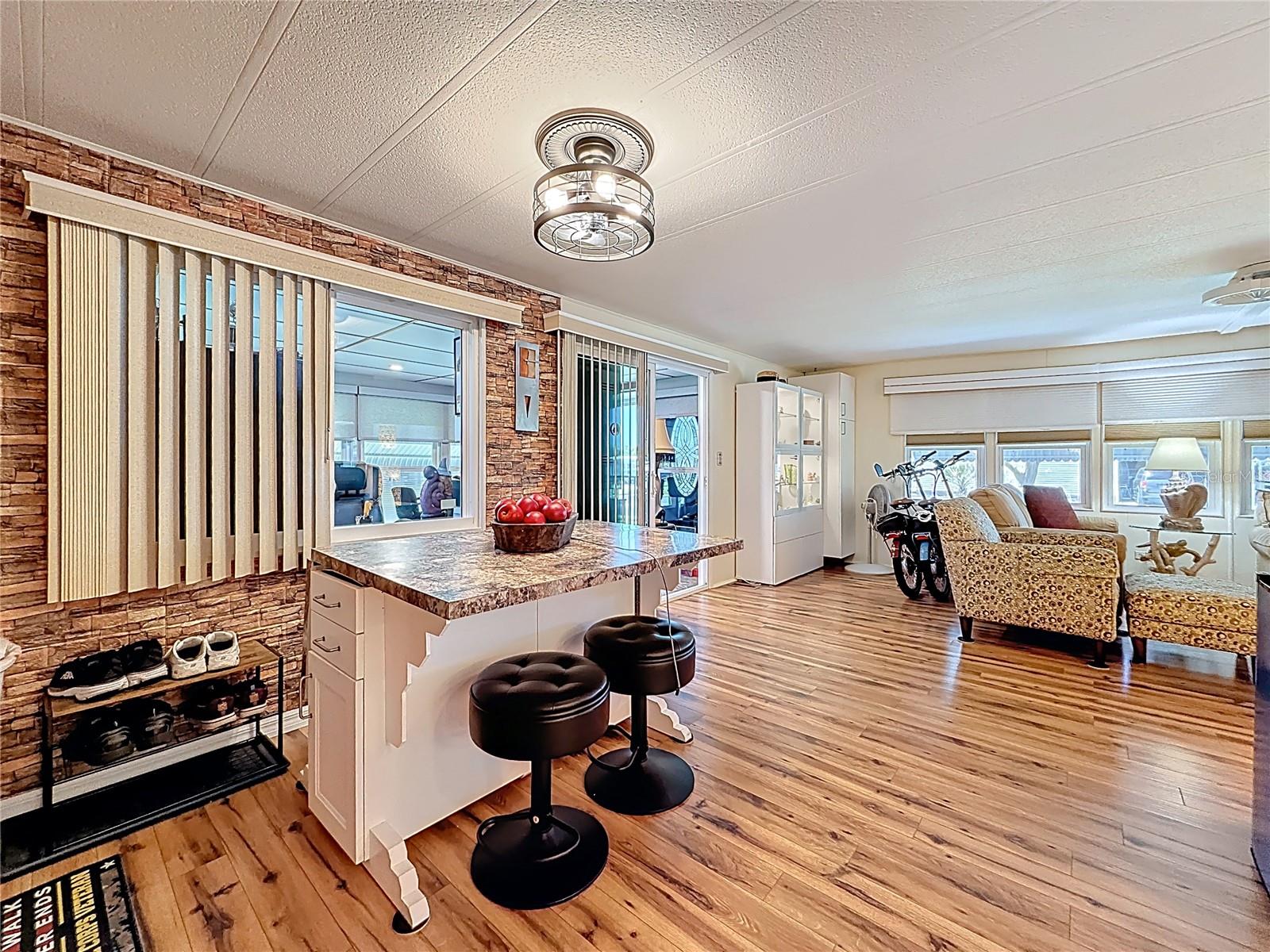 Image 8 of 44 For 32 William Penn Way 1