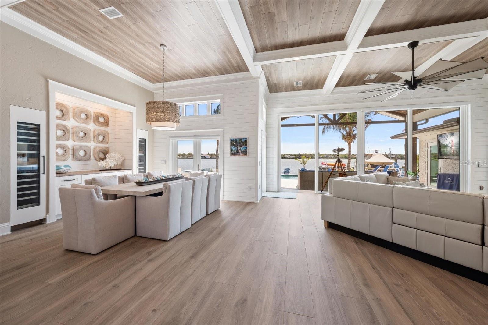 Listing photo id 16 for 540 20th Avenue