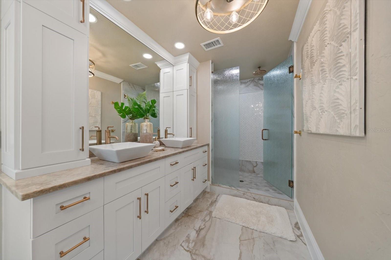 Listing photo id 29 for 540 20th Avenue