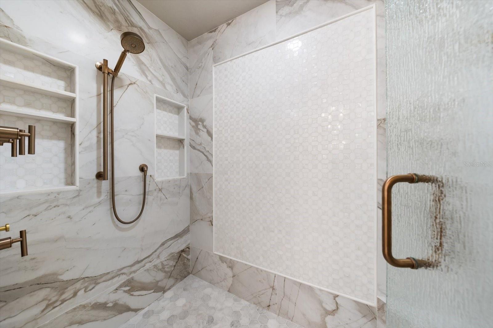 Listing photo id 32 for 540 20th Avenue