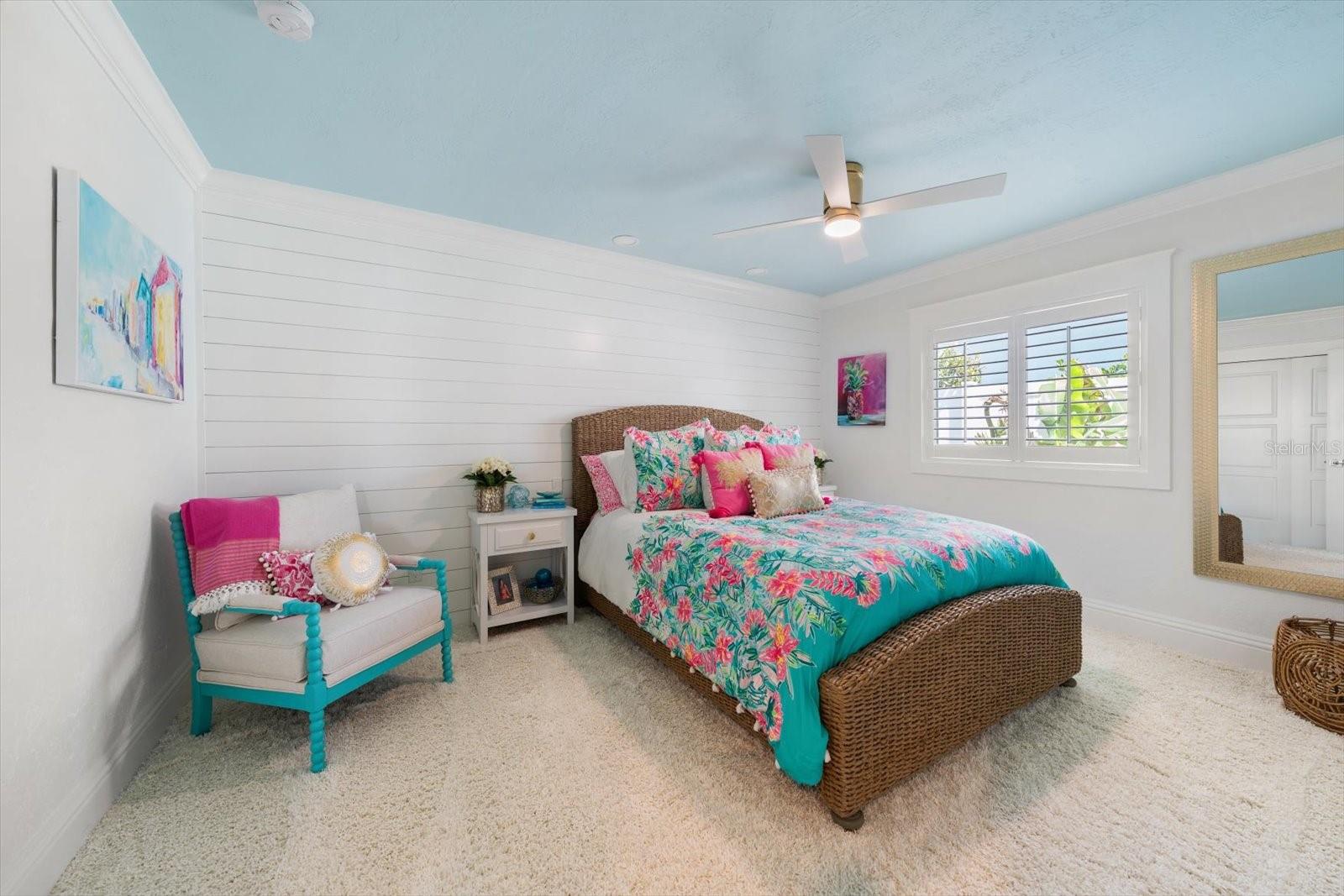 Listing photo id 35 for 540 20th Avenue