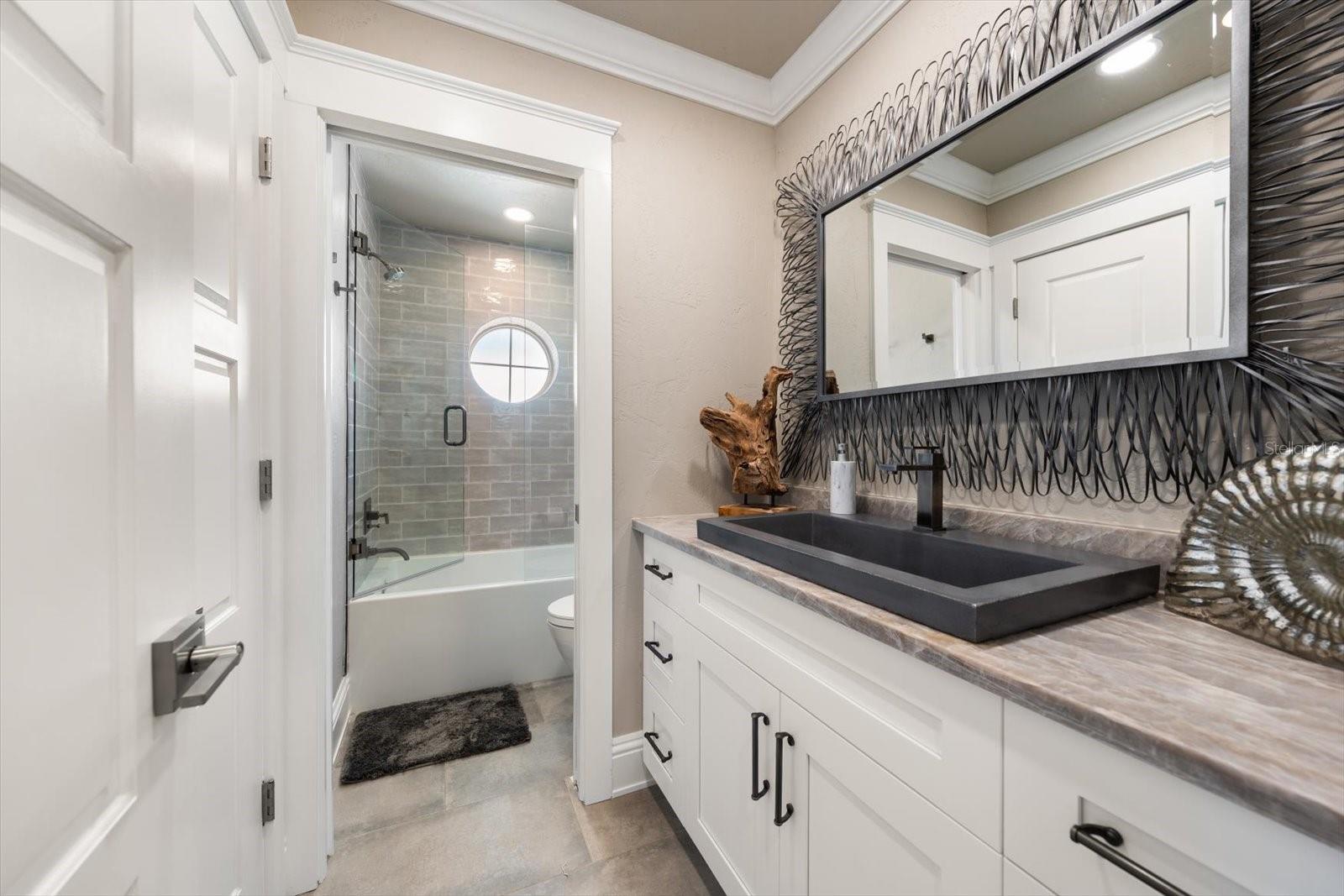 Listing photo id 38 for 540 20th Avenue