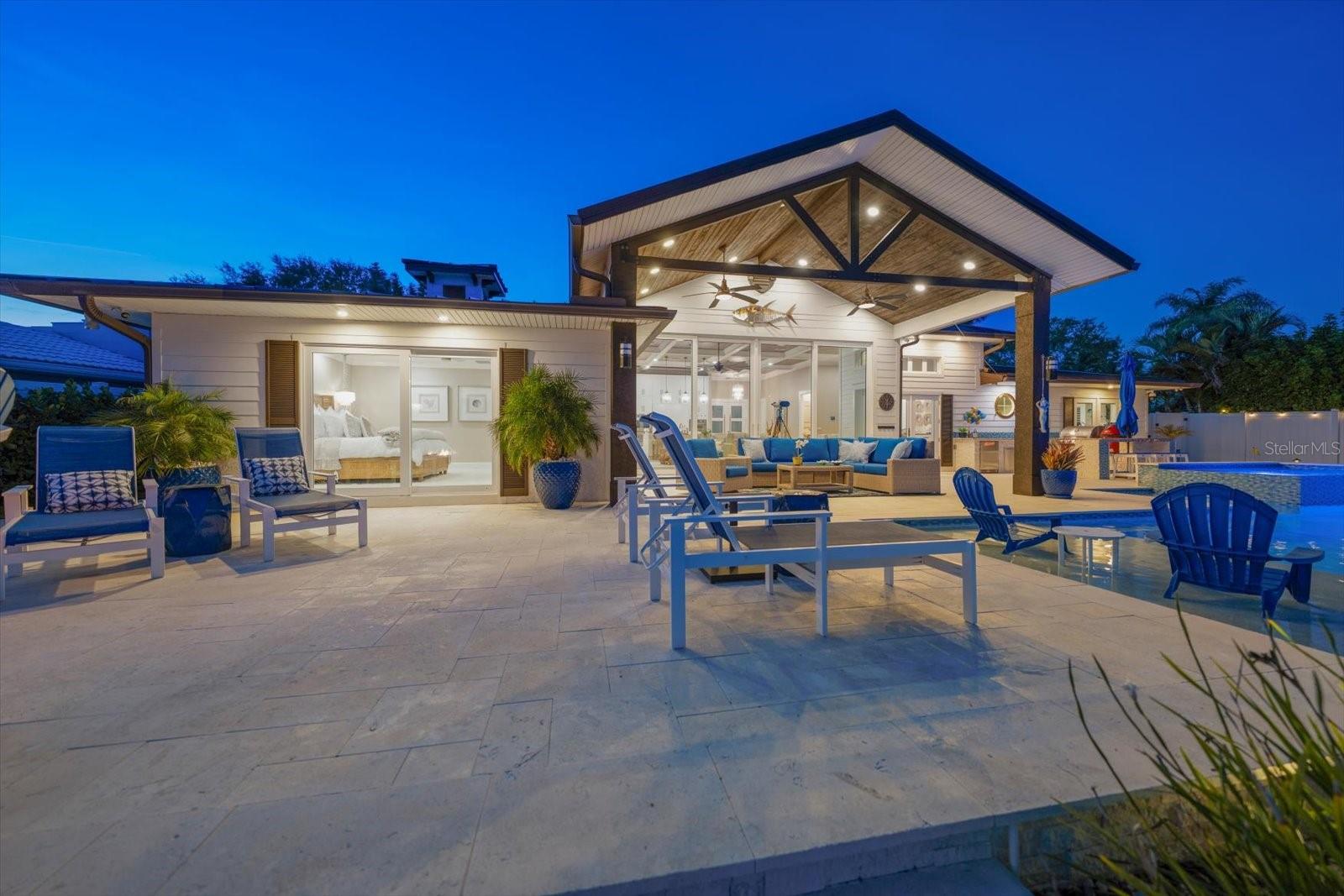 Listing photo id 52 for 540 20th Avenue