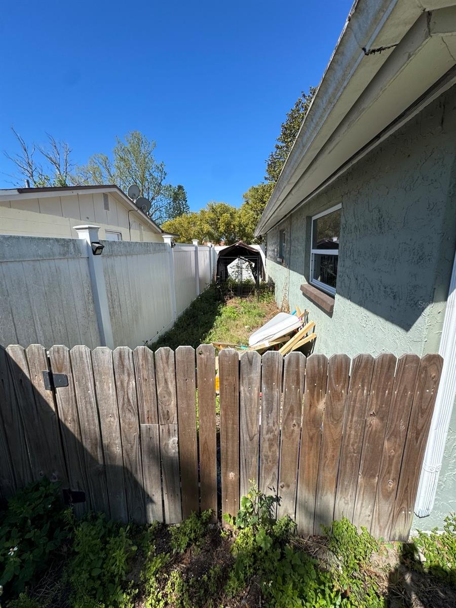 Image 31 of 35 For 9040 Crabtree Lane