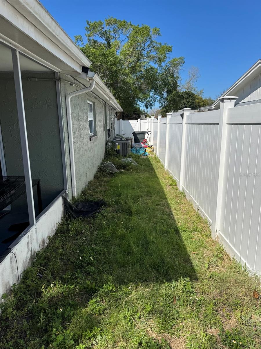 Image 32 of 35 For 9040 Crabtree Lane