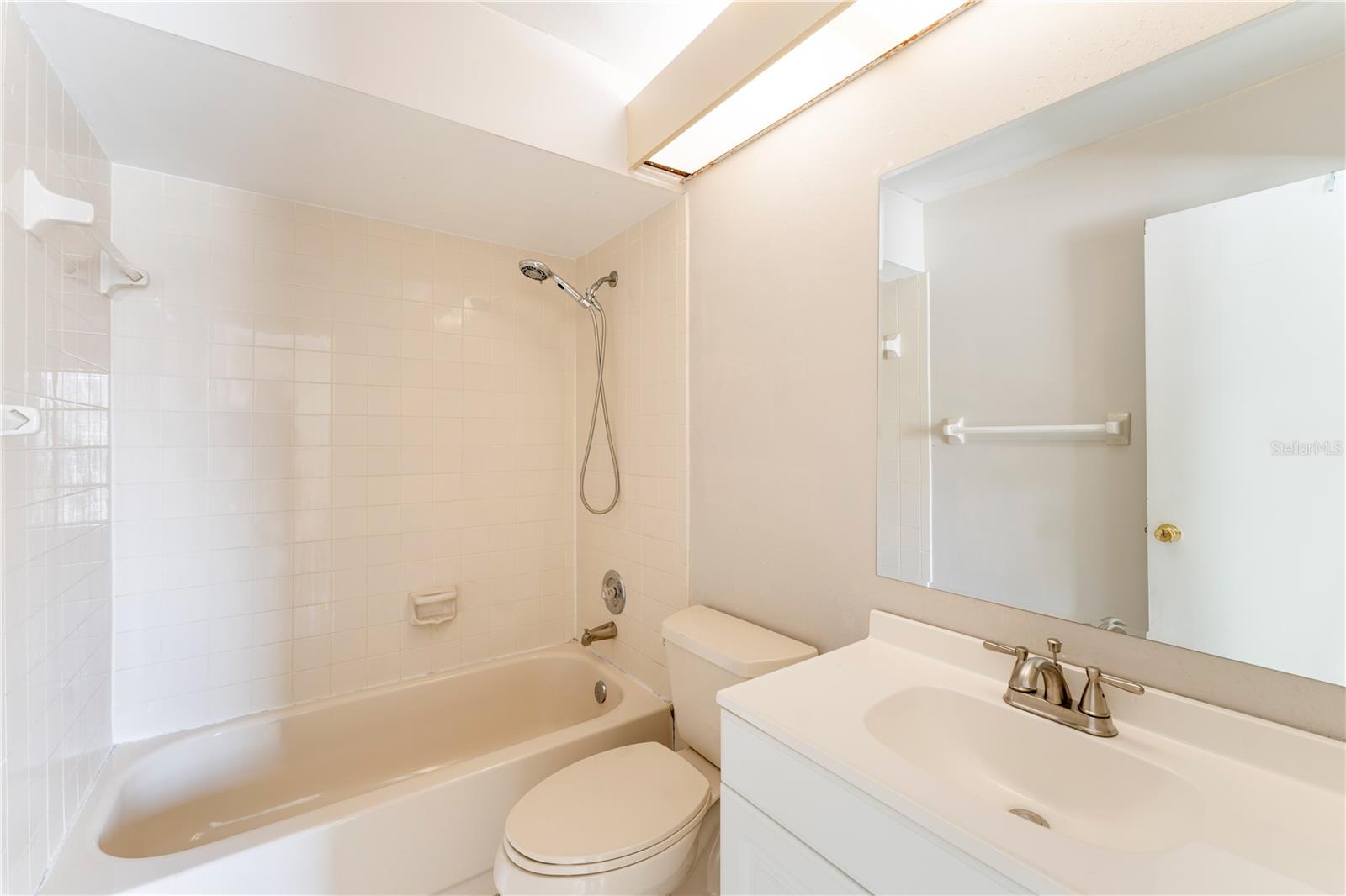 Image 27 of 42 For 16110 Rambling Vine Drive W