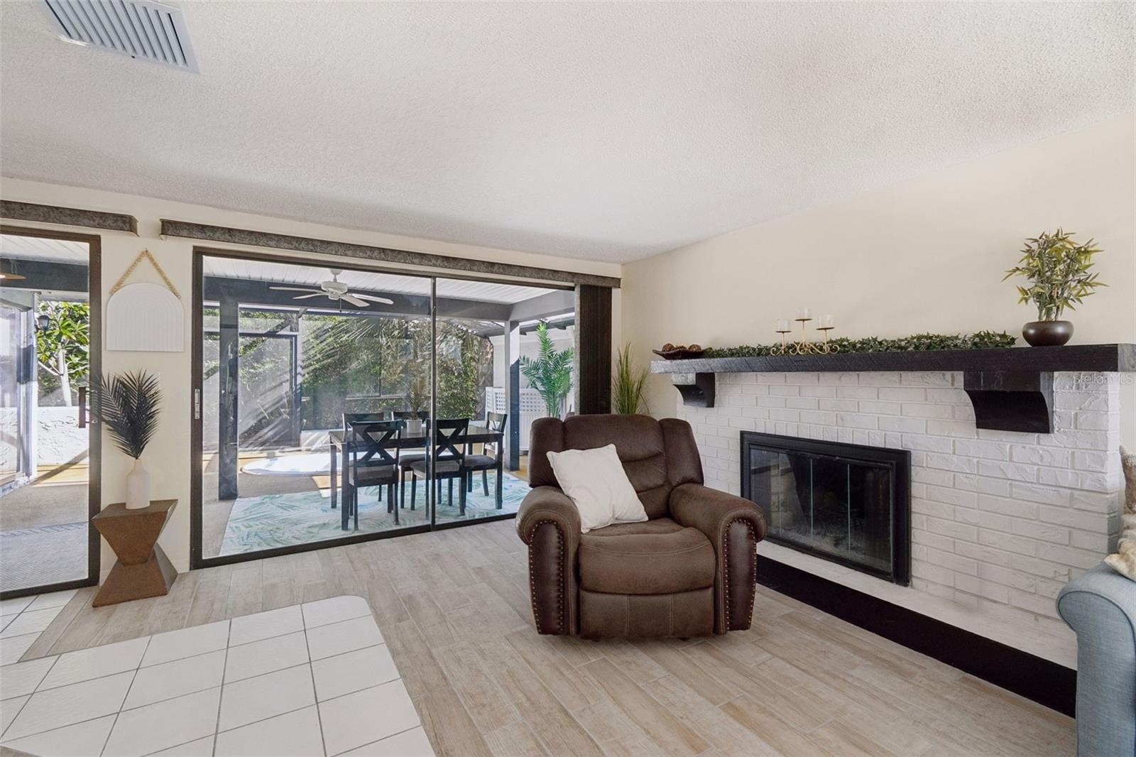 Image 10 of 67 For 7501 Woodbox Row