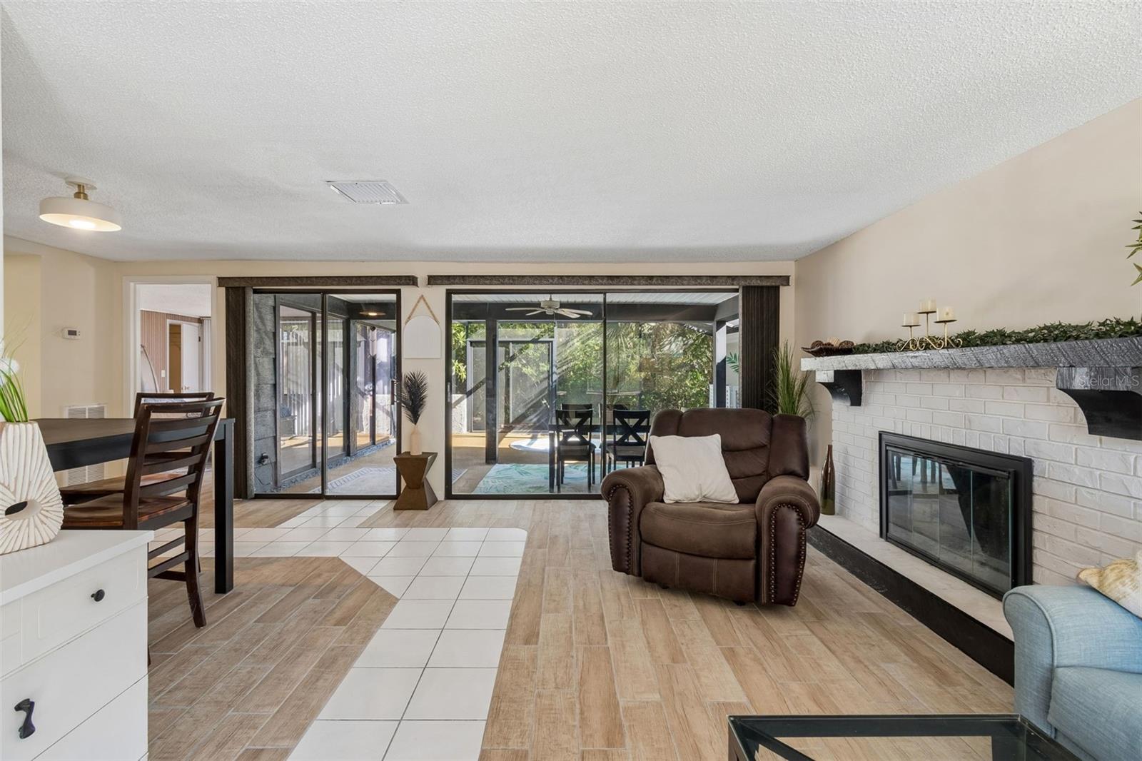 Image 11 of 67 For 7501 Woodbox Row