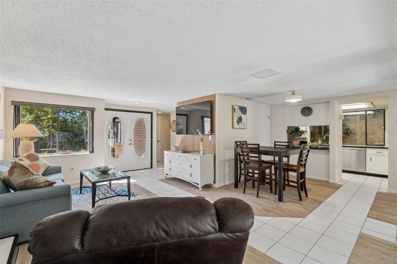 Image 13 of 67 For 7501 Woodbox Row