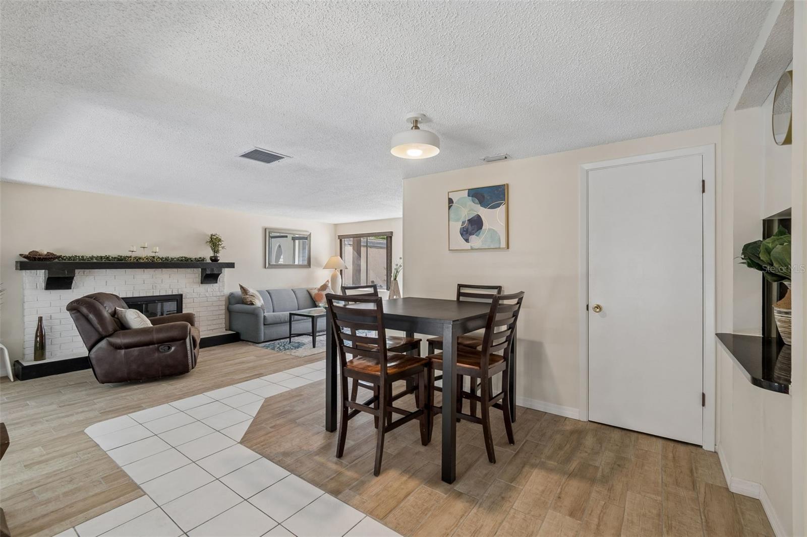 Image 15 of 67 For 7501 Woodbox Row