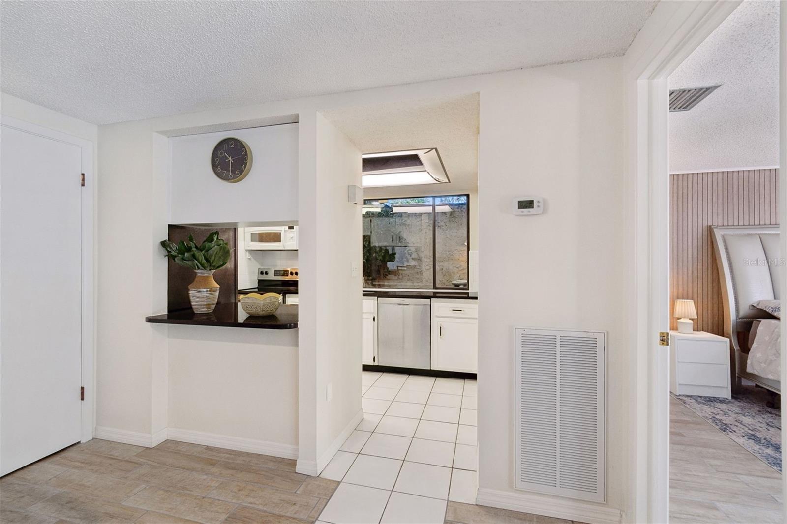 Image 16 of 67 For 7501 Woodbox Row