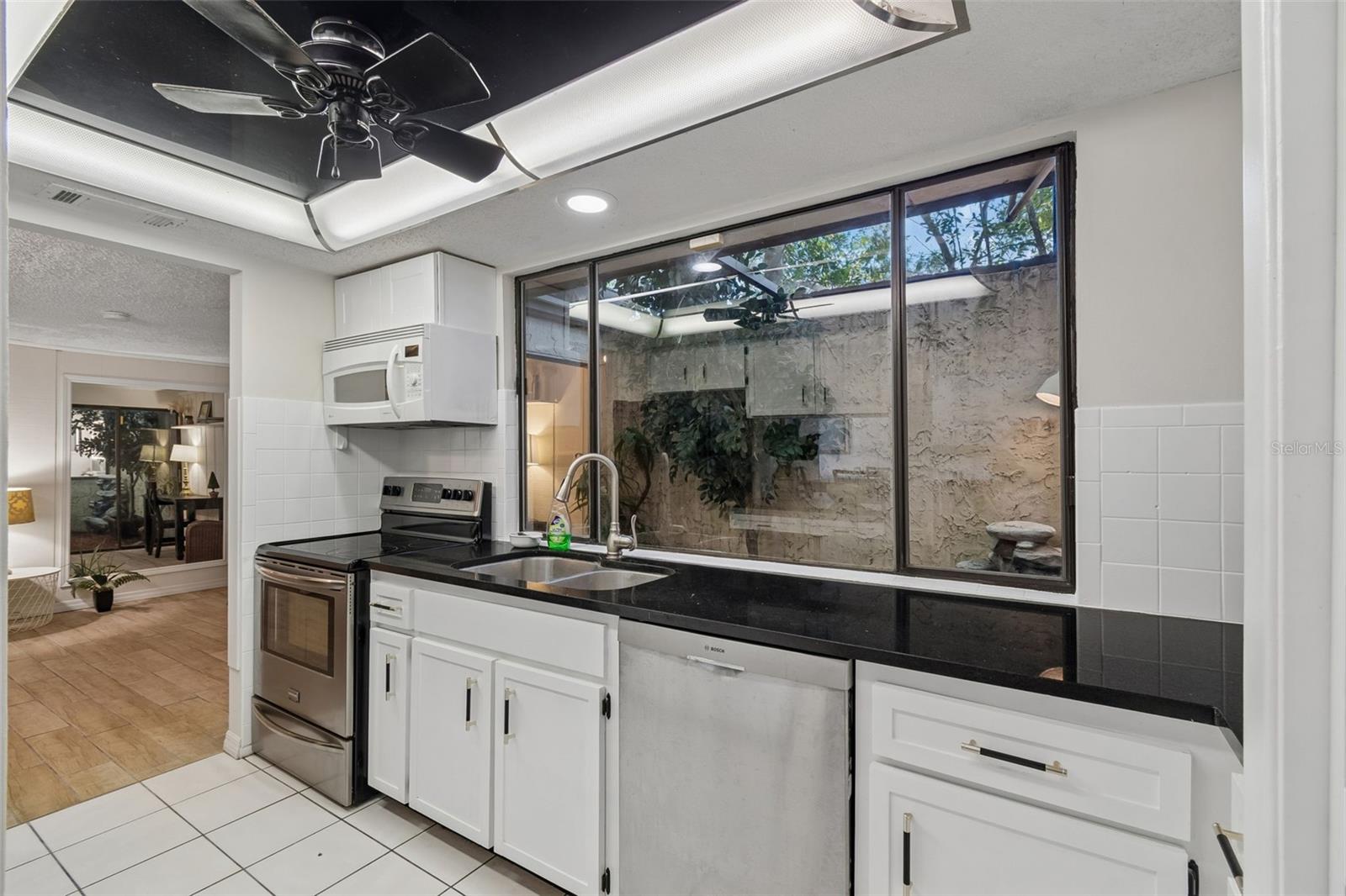 Image 17 of 67 For 7501 Woodbox Row