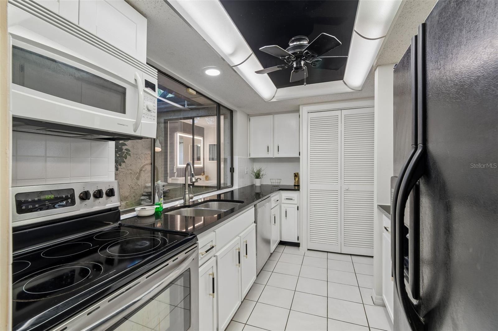 Image 20 of 67 For 7501 Woodbox Row