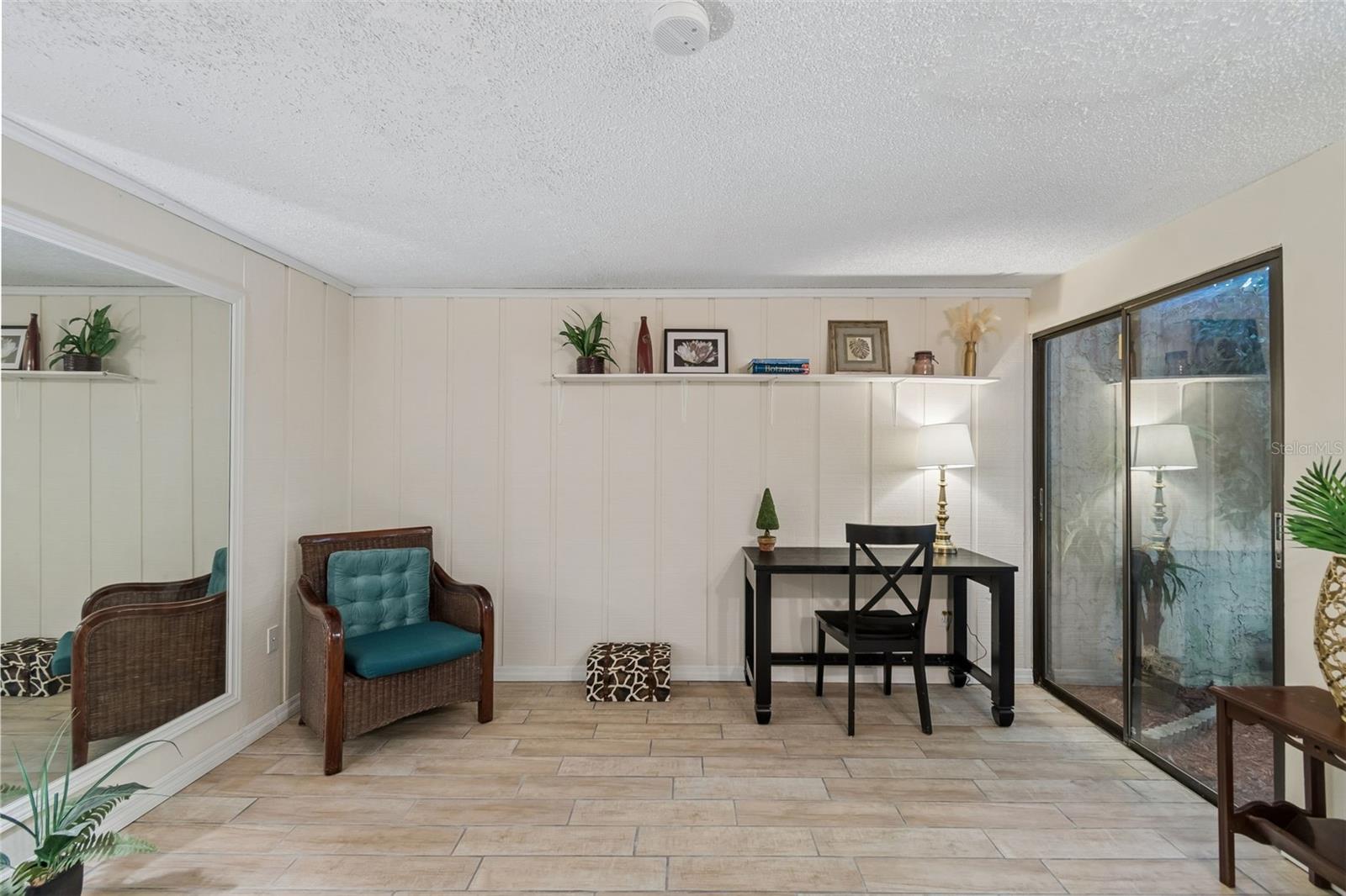 Image 22 of 67 For 7501 Woodbox Row