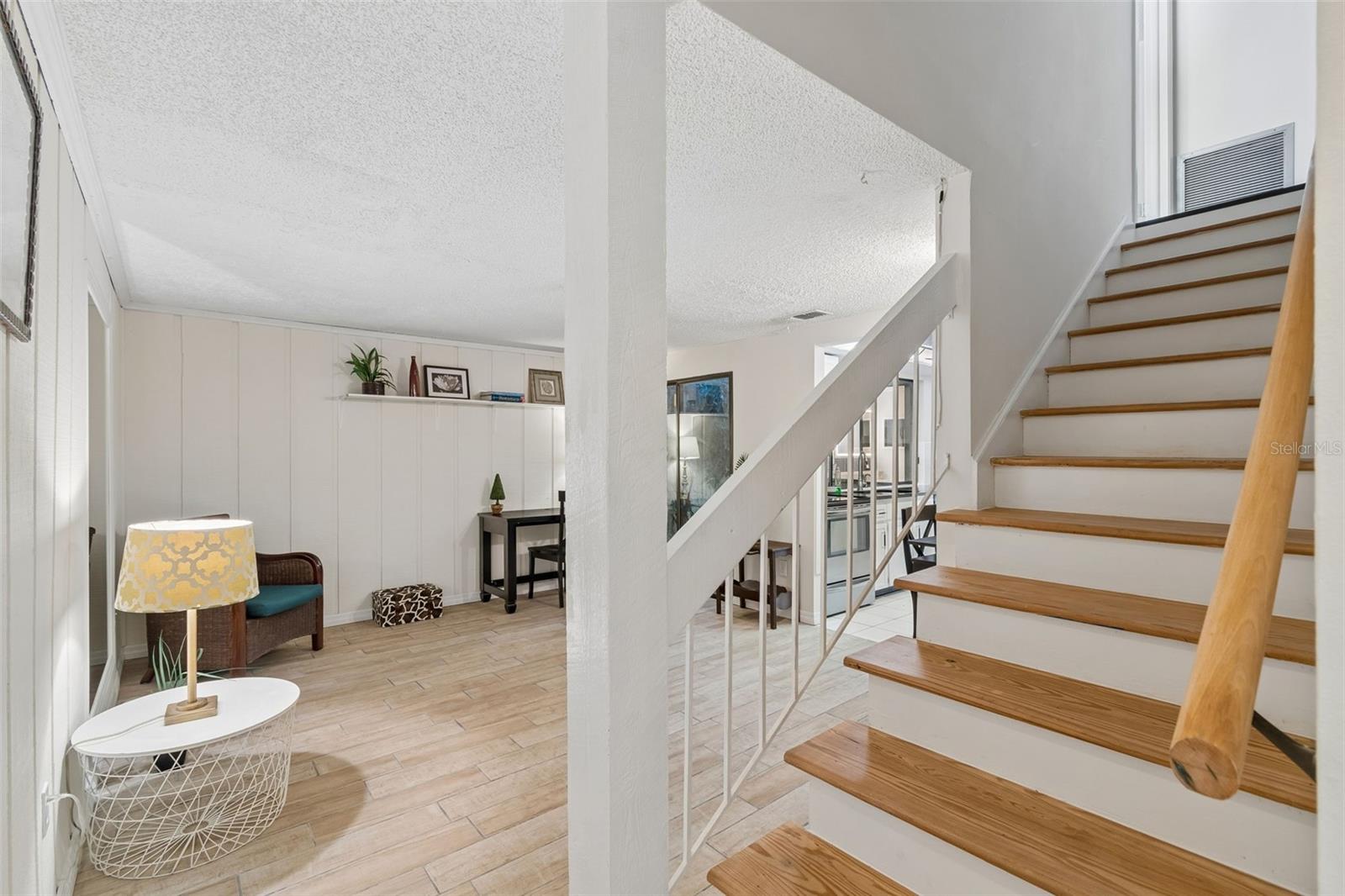 Image 24 of 67 For 7501 Woodbox Row