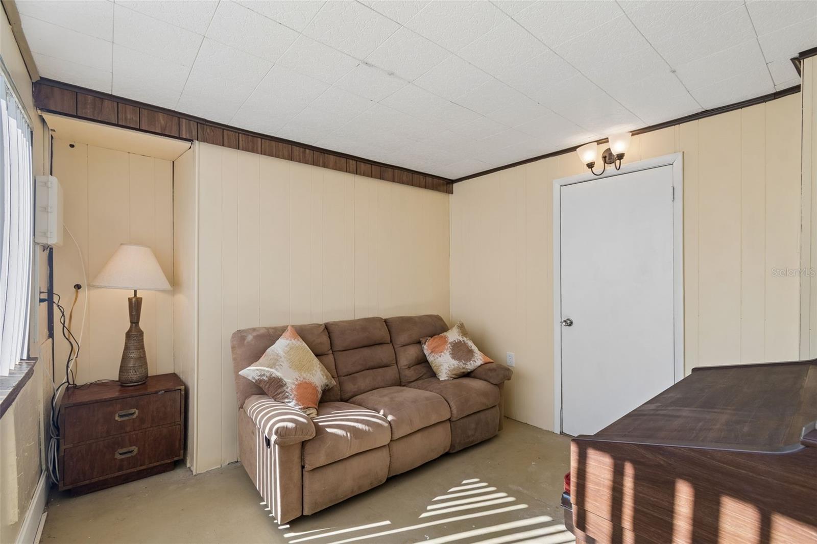 Image 26 of 67 For 7501 Woodbox Row