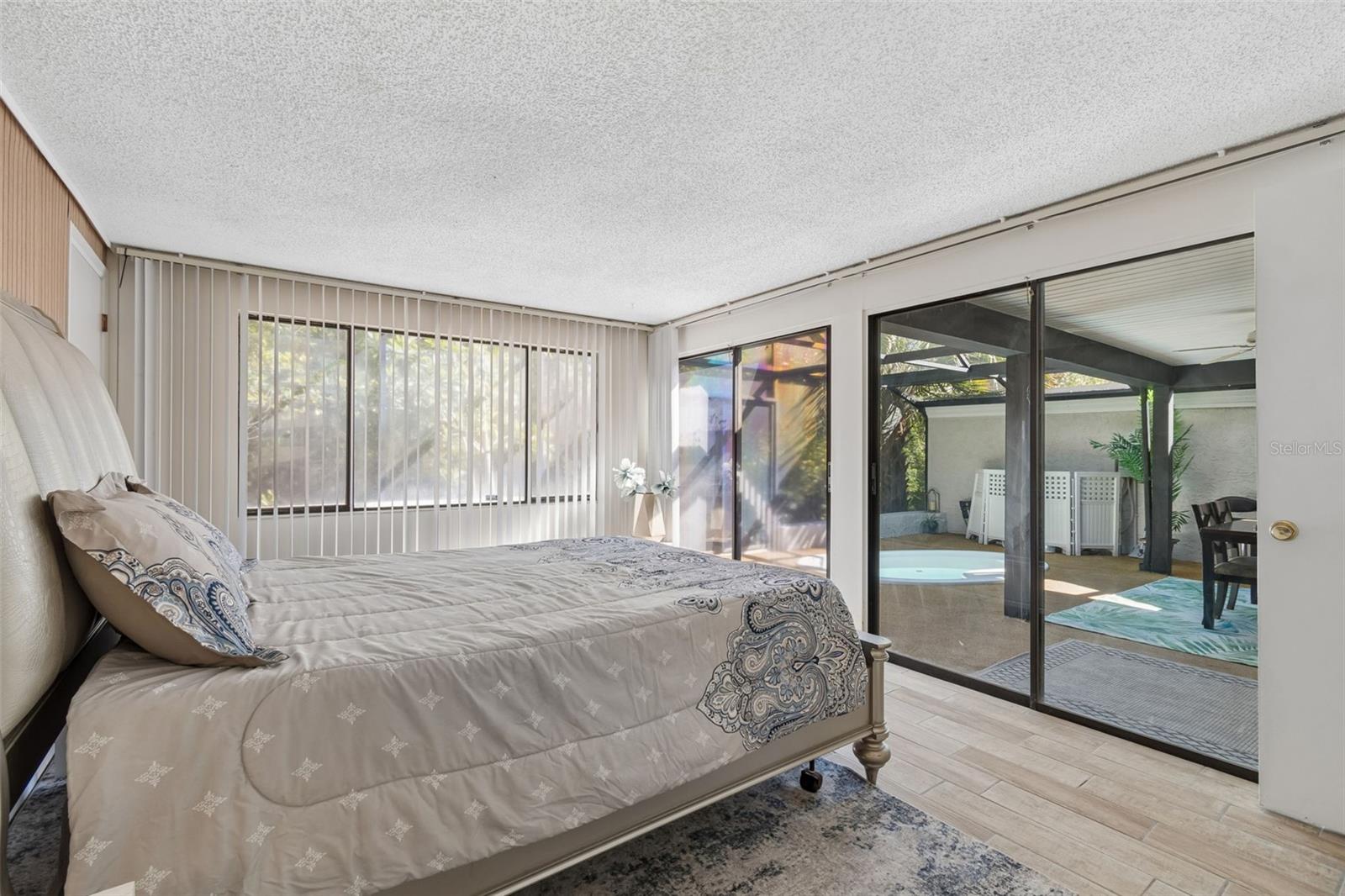 Image 28 of 67 For 7501 Woodbox Row