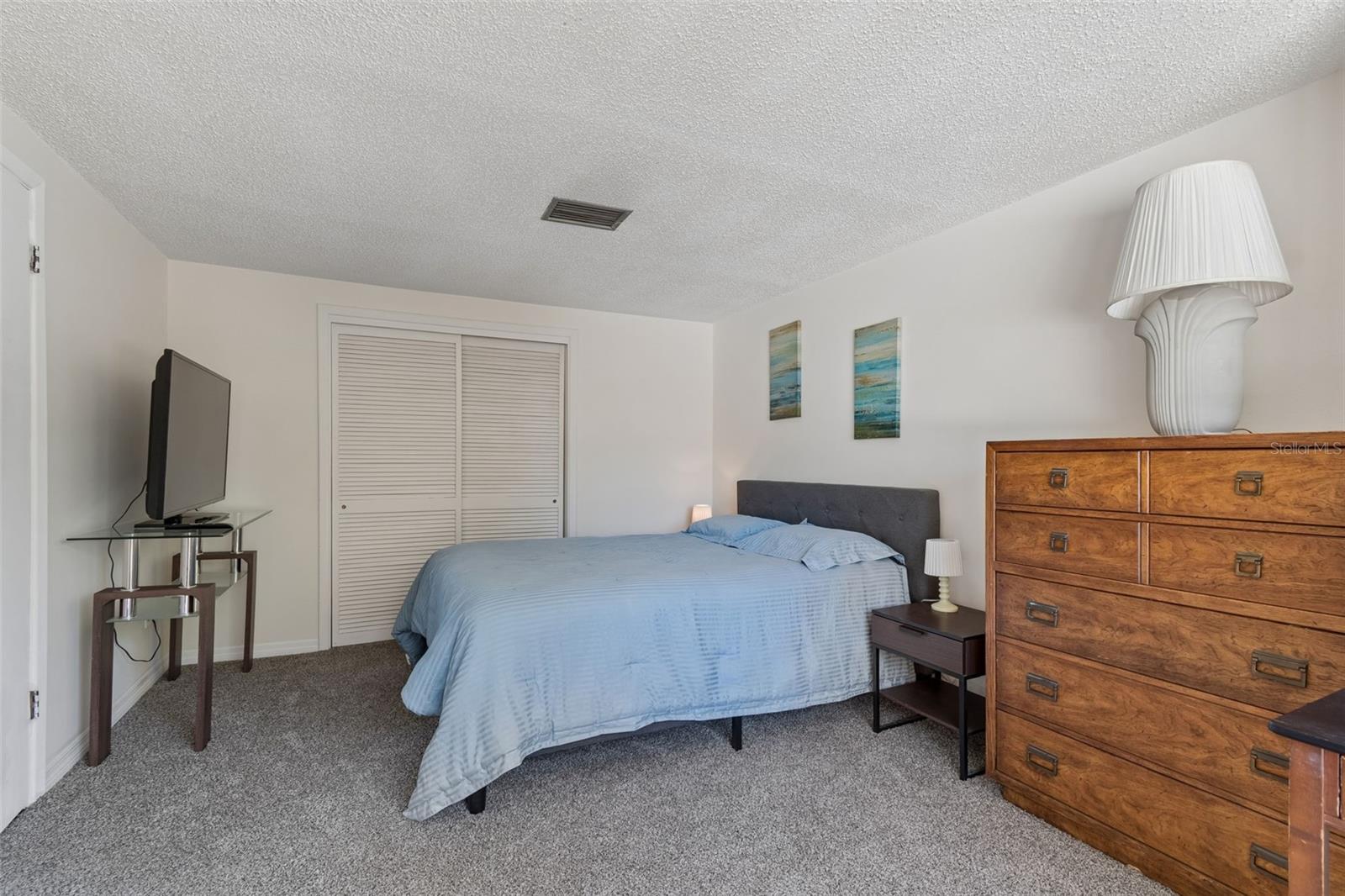 Image 37 of 67 For 7501 Woodbox Row