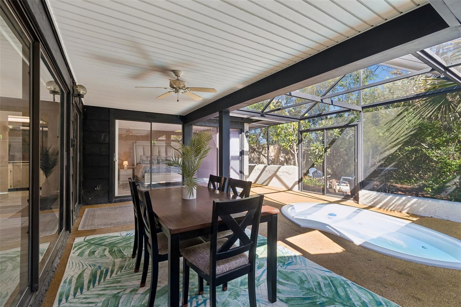 Image 41 of 67 For 7501 Woodbox Row