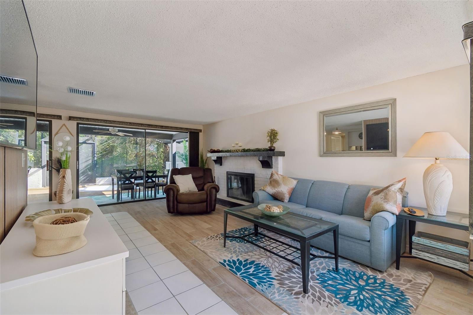 Image 7 of 67 For 7501 Woodbox Row