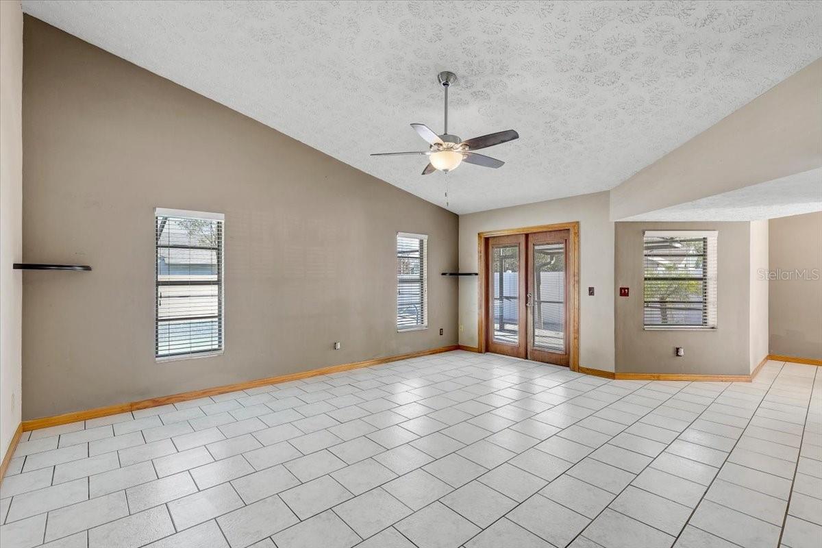 Image 16 of 70 For 1604 Southwind Drive