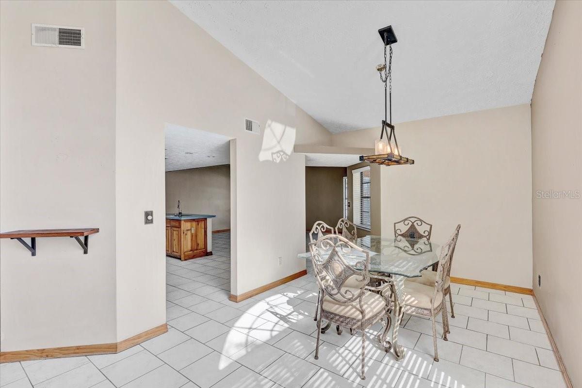 Image 22 of 70 For 1604 Southwind Drive