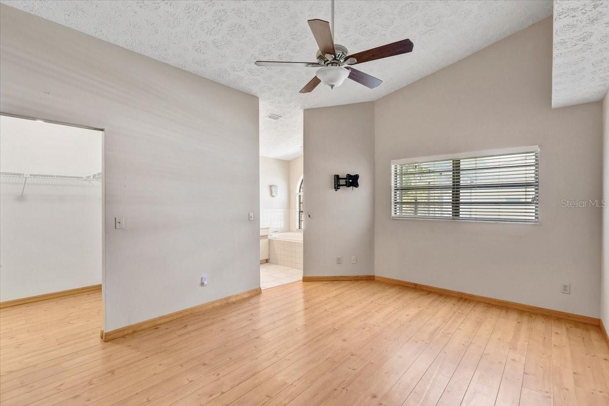 Image 24 of 70 For 1604 Southwind Drive