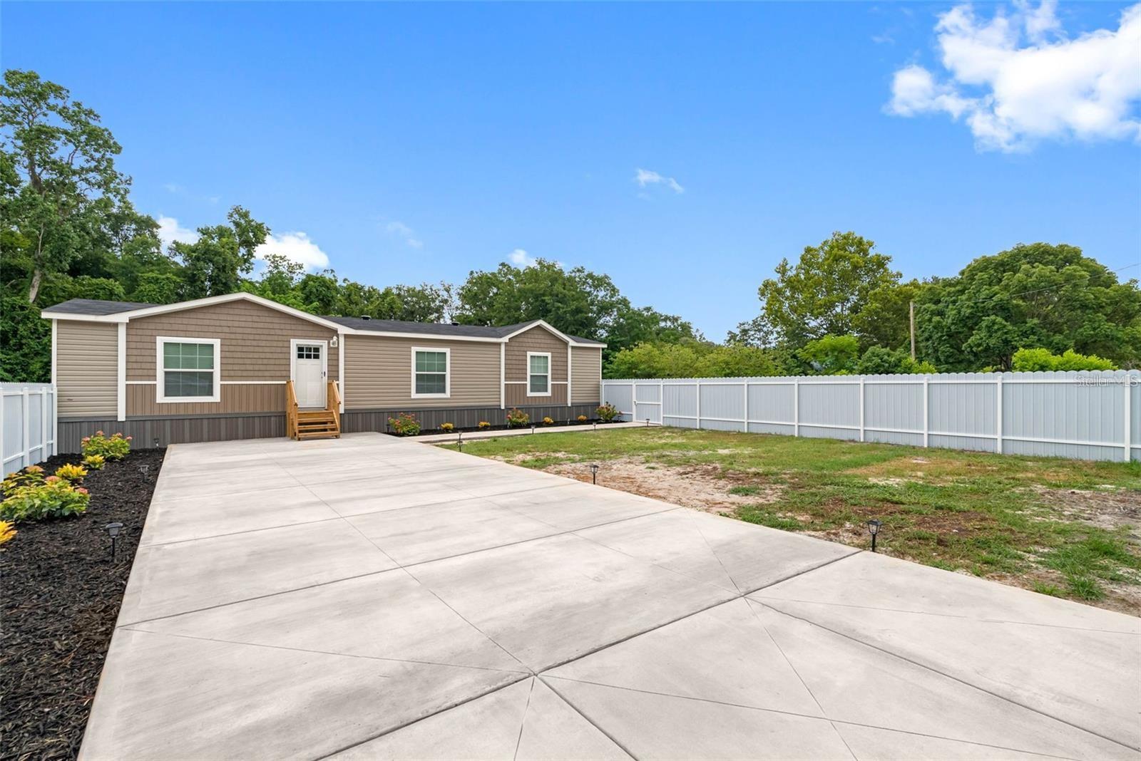 Image 2 of 19 For 17151 Lemon Street