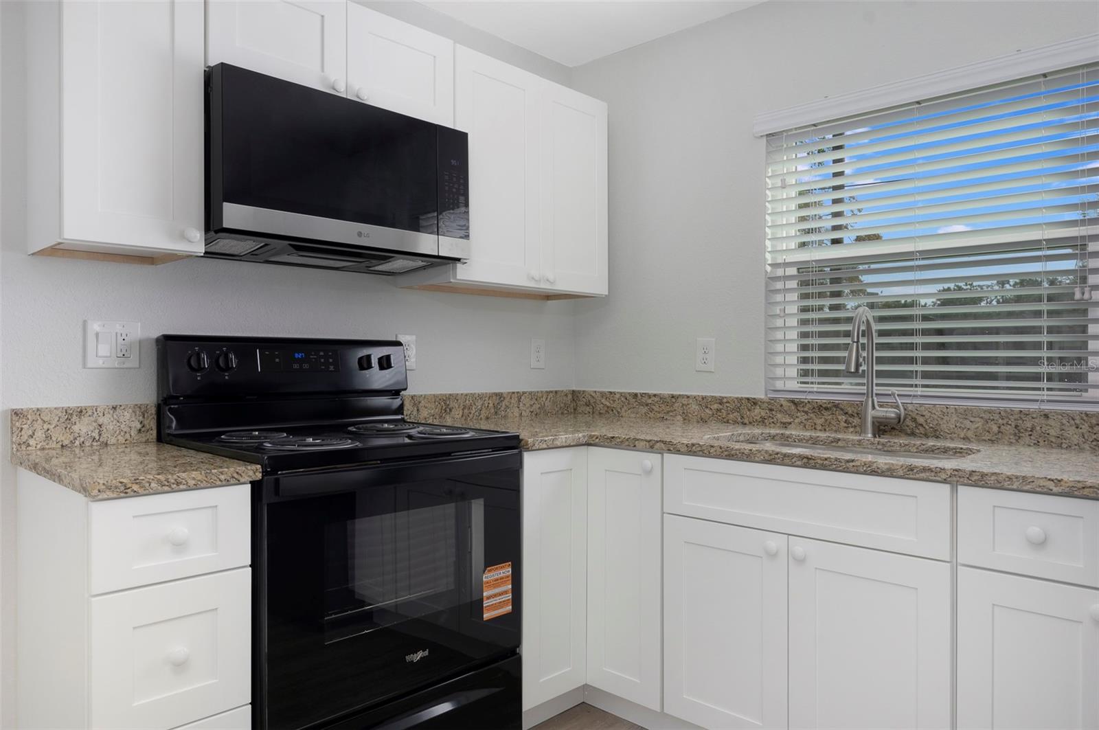 Image 5 of 15 For 454 21st Street N