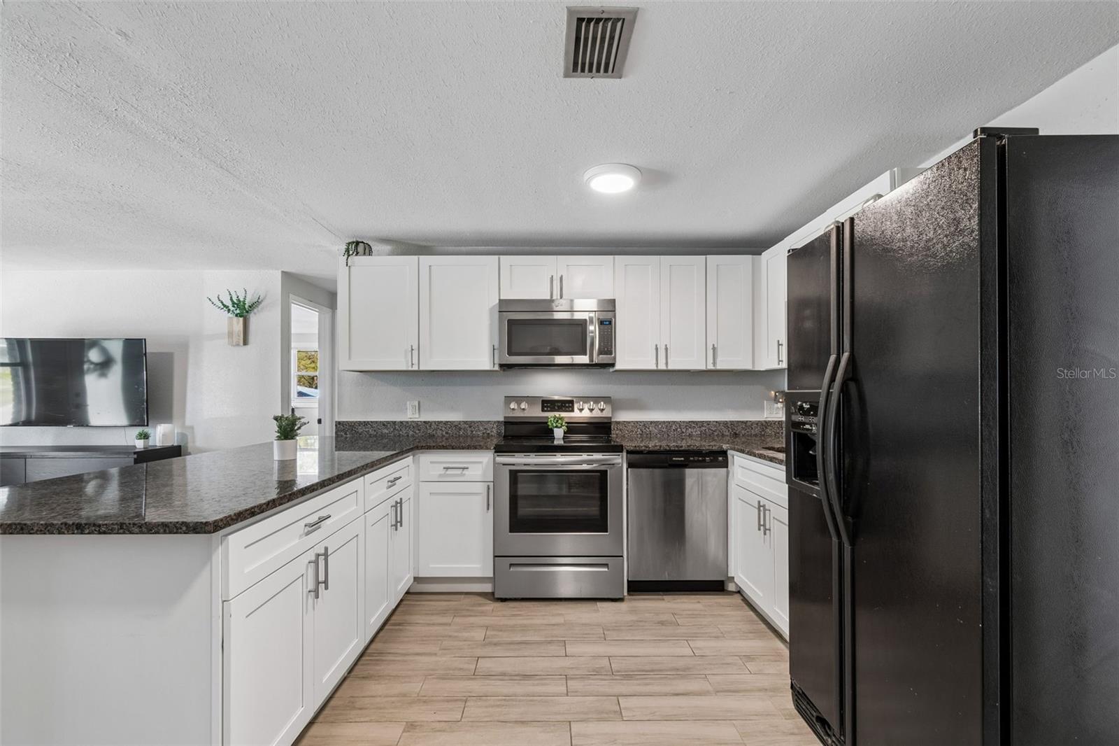 Image 11 of 47 For 8356 77th Avenue