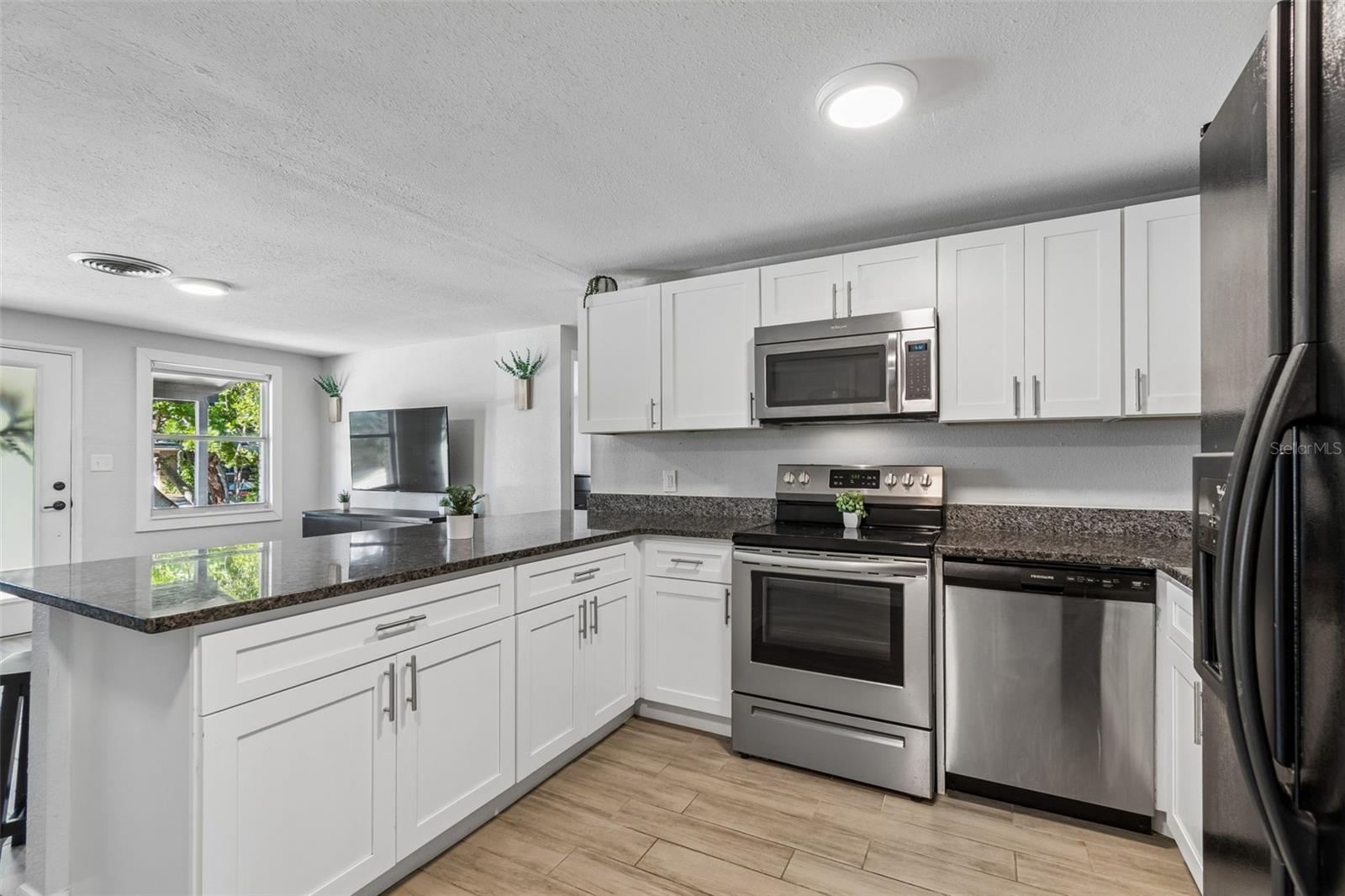 Image 12 of 47 For 8356 77th Avenue