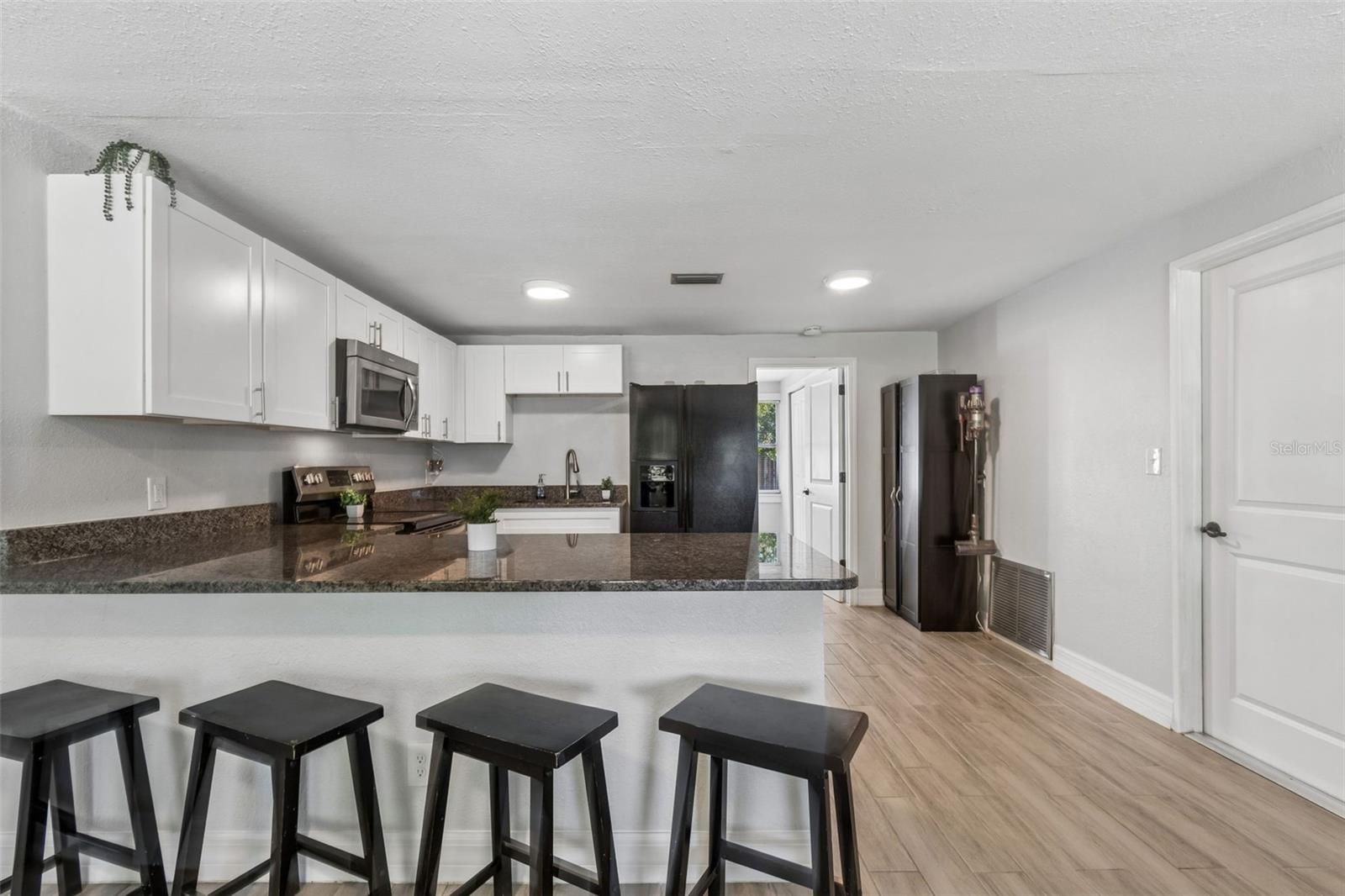 Image 9 of 47 For 8356 77th Avenue