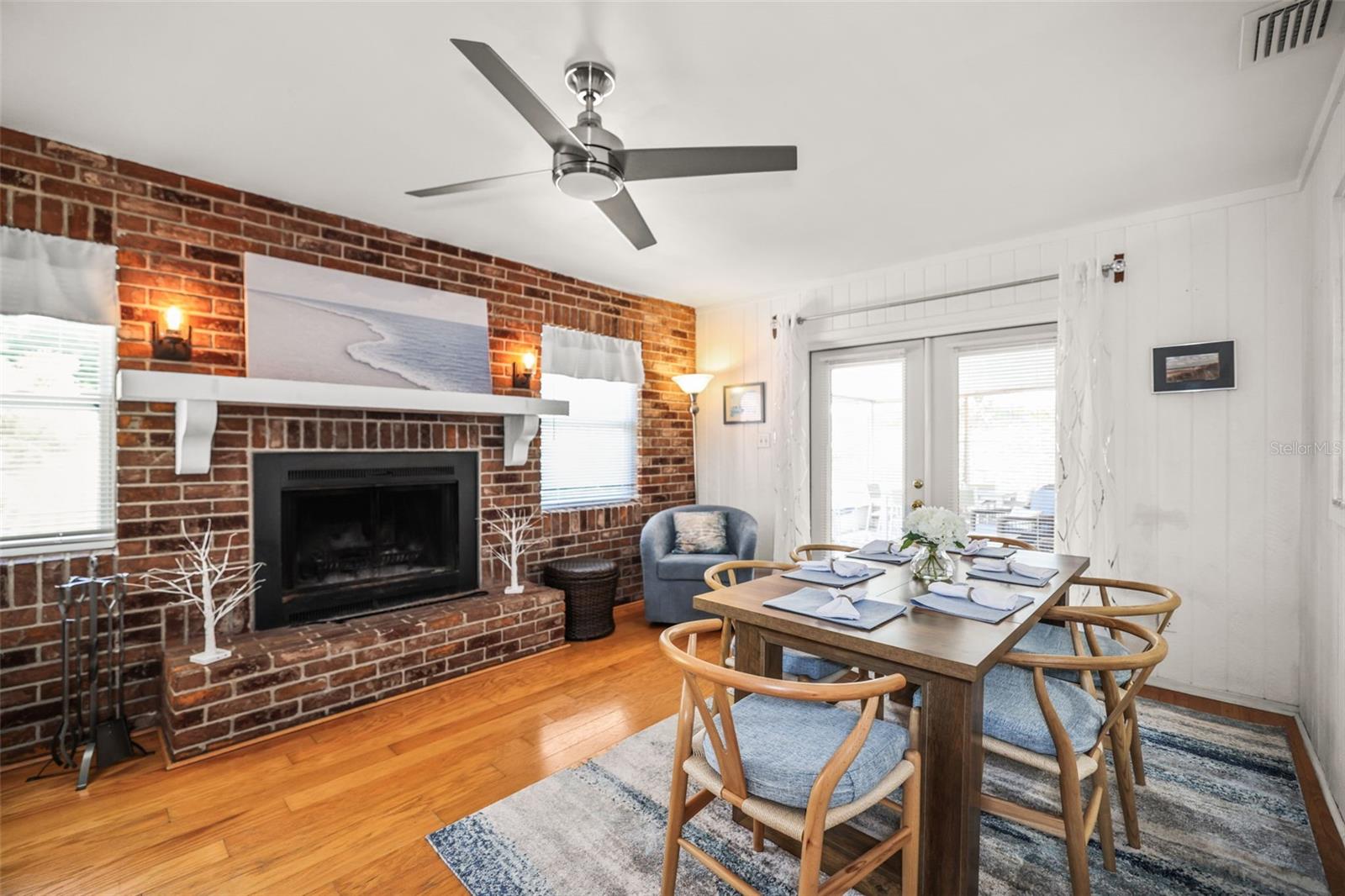 Image 12 of 52 For 985 Gulf View Boulevard