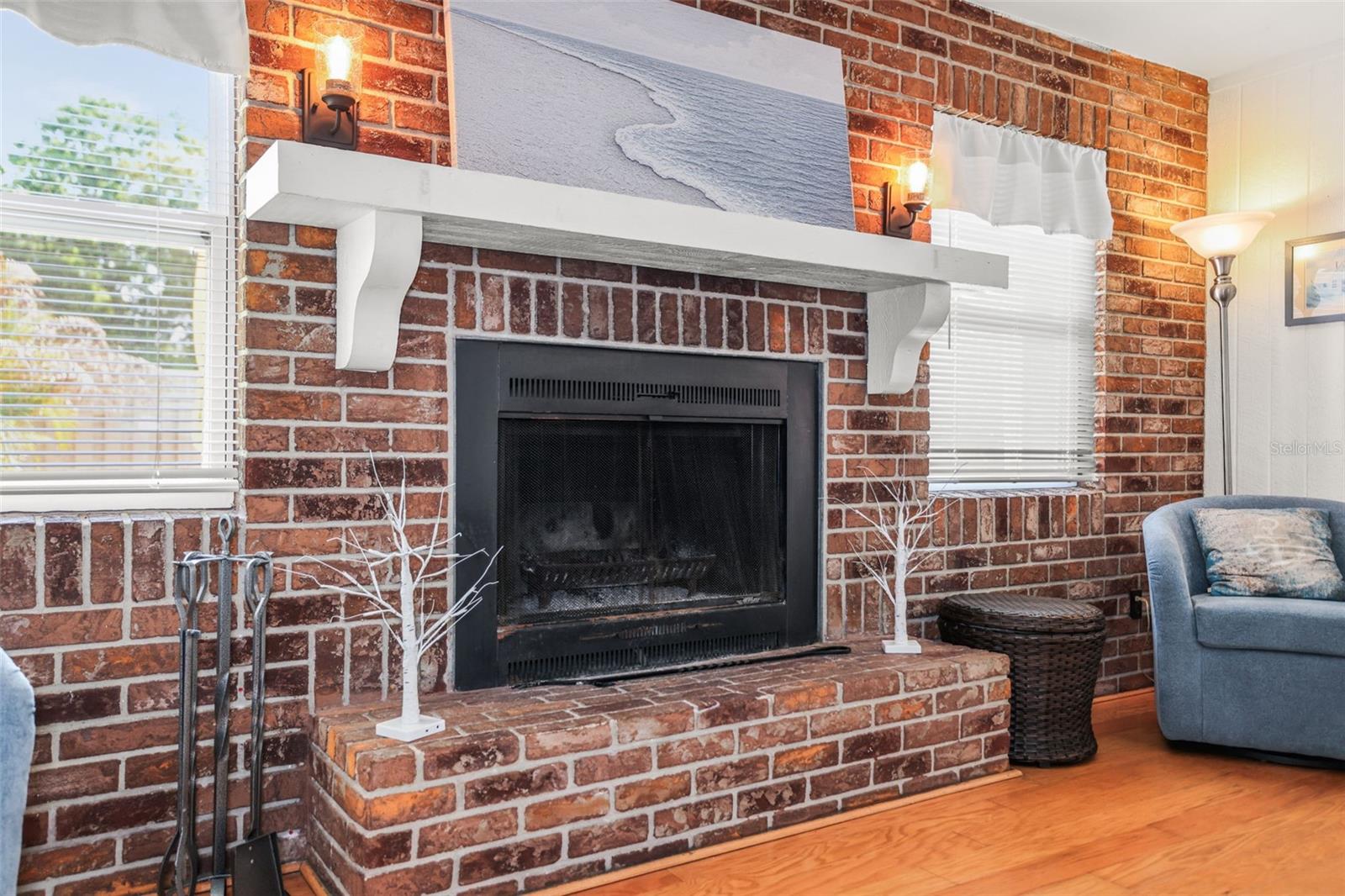 Image 17 of 52 For 985 Gulf View Boulevard