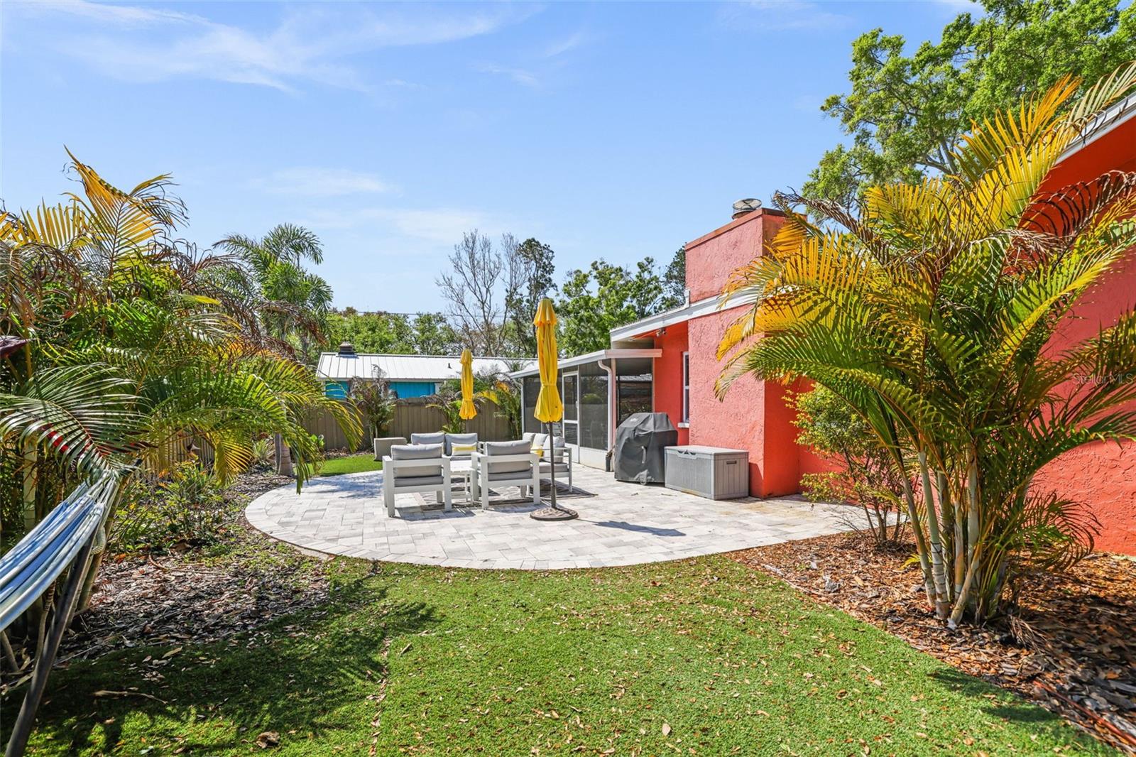 Image 22 of 52 For 985 Gulf View Boulevard