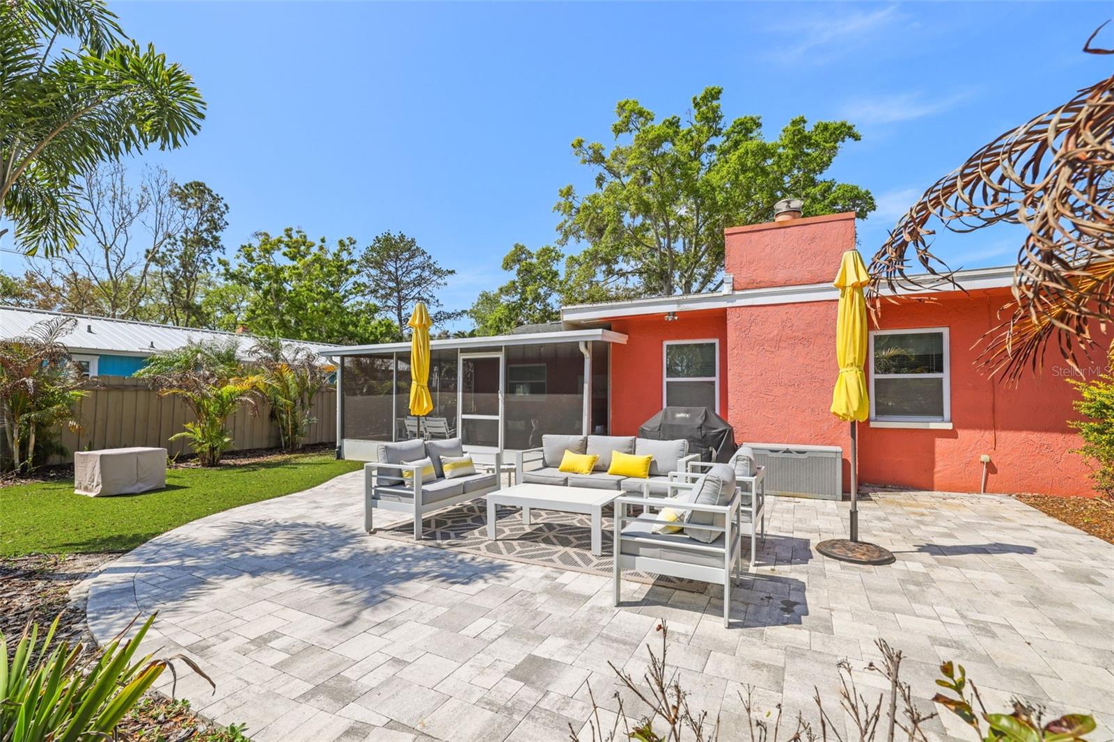 Image 25 of 52 For 985 Gulf View Boulevard