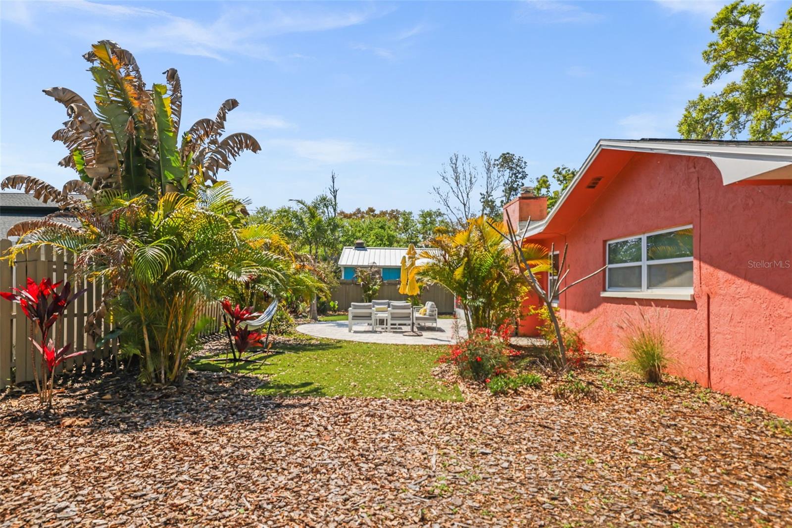 Image 27 of 52 For 985 Gulf View Boulevard