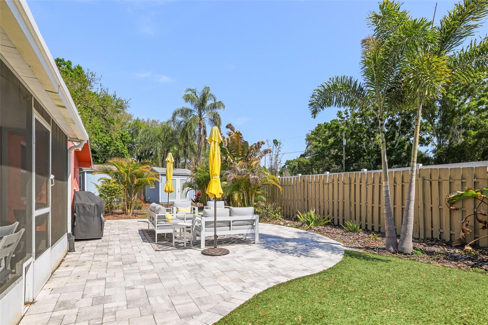 Image 31 of 52 For 985 Gulf View Boulevard