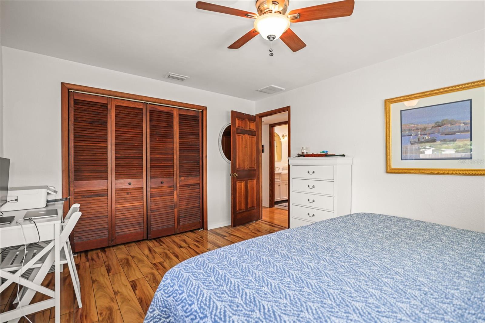 Image 32 of 52 For 985 Gulf View Boulevard