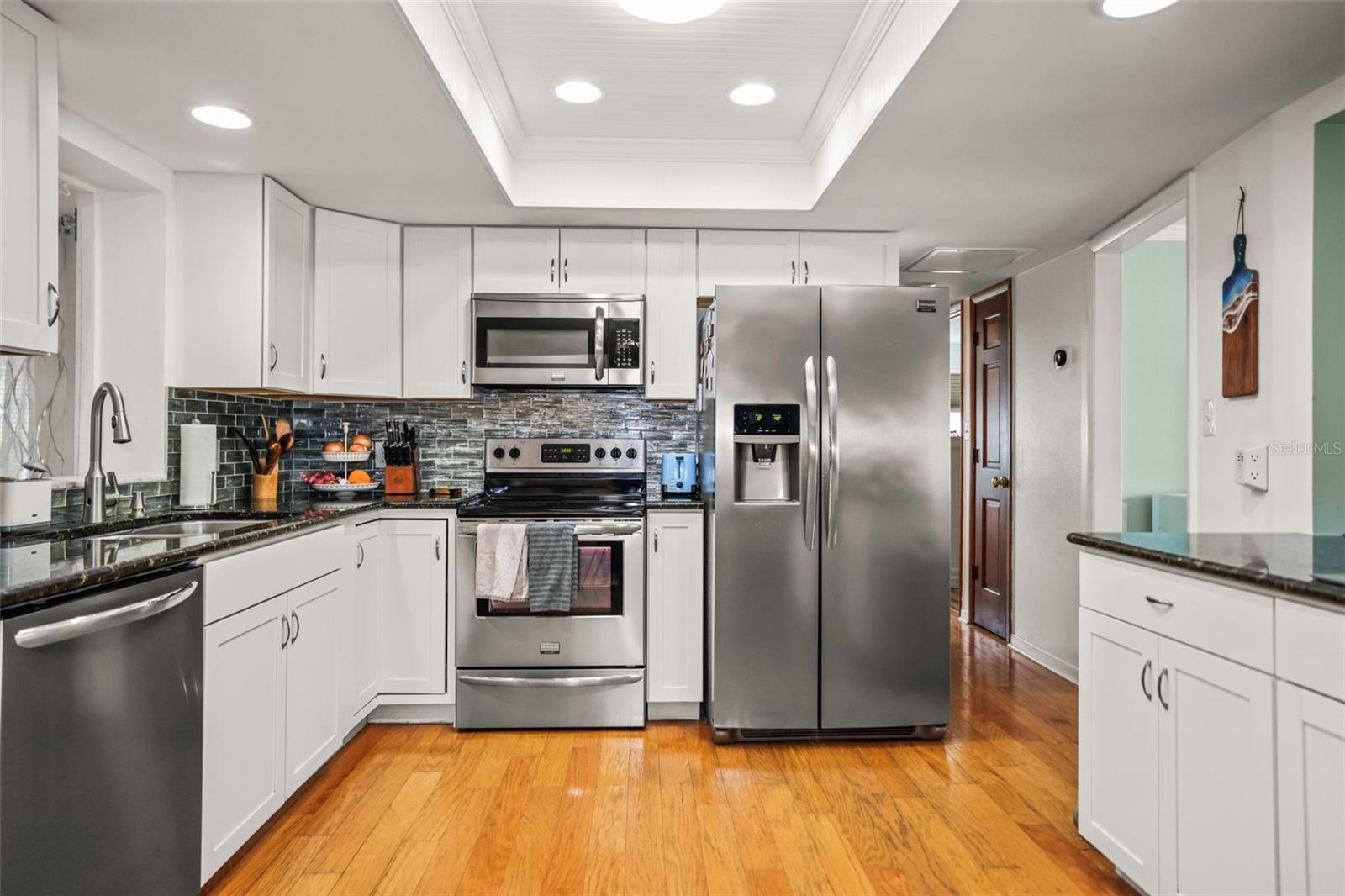 Image 4 of 52 For 985 Gulf View Boulevard