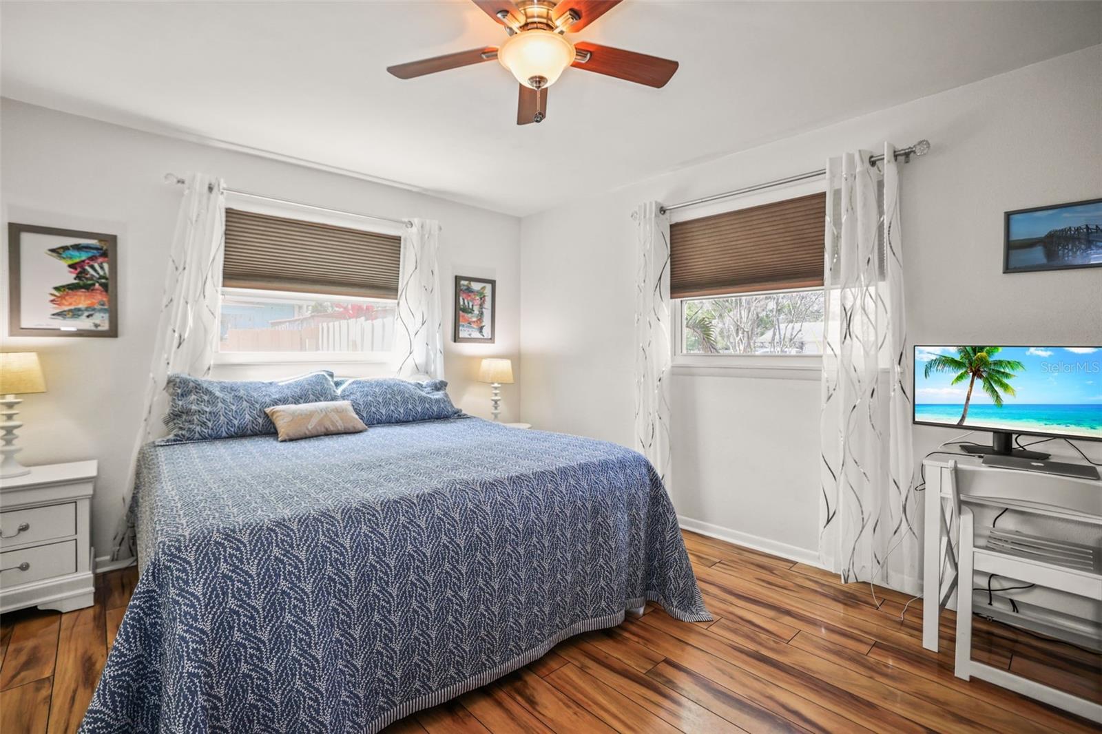 Image 42 of 52 For 985 Gulf View Boulevard